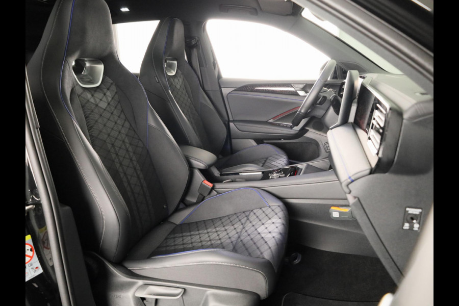 Volkswagen Tiguan 1.5 eHybrid R-Line Edition | 272 PK |Automaat (DSG) | Verlengde garantie | Navigatie | Panoramadak | Parkeersensoren (Park assist) | Rondomzicht 360 grade camera | Stoelverwarming | R-Line |