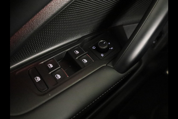 Volkswagen Tiguan 1.5 eHybrid R-Line Edition | 272 PK |Automaat (DSG) | Verlengde garantie | Navigatie | Panoramadak | Parkeersensoren (Park assist) | Rondomzicht 360 grade camera | Stoelverwarming | R-Line |