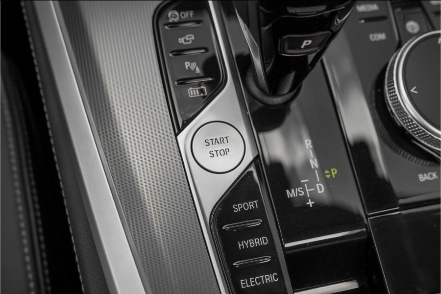 BMW X5 xDrive45e High Ex M-Sport Pano Laser Trekhaak HUD 22"