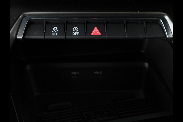 Audi A3 Sportback 35 TFSI Business edition 150 pk S-tronic | Navigatie | Parkeersensoren achter | Adaptieve cruise control | Lederen bekleding | Apple Carplay/Android Auto |