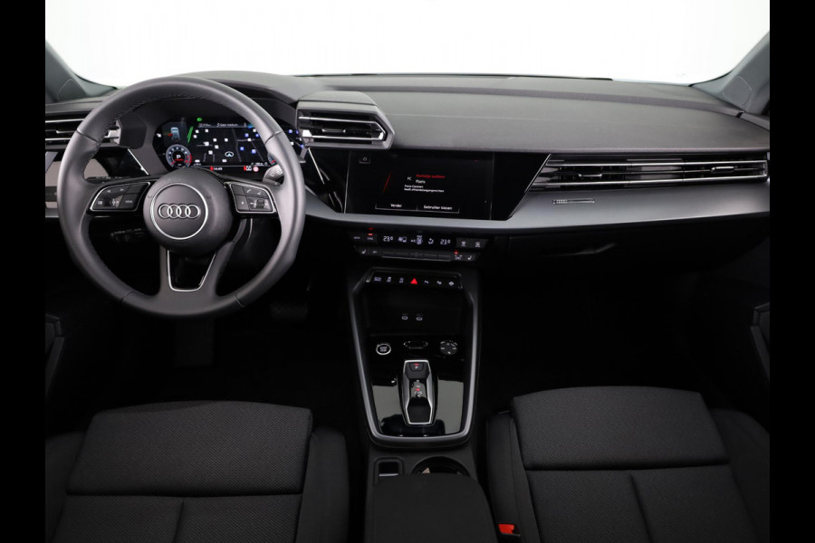 Audi A3 Sportback 30 TFSI Advanced edition 115pk S-tronic | Navigatie via App |  19 inch Lichtmetalen velgen | Stoelverwarming | Parkeersensoren voor en achter