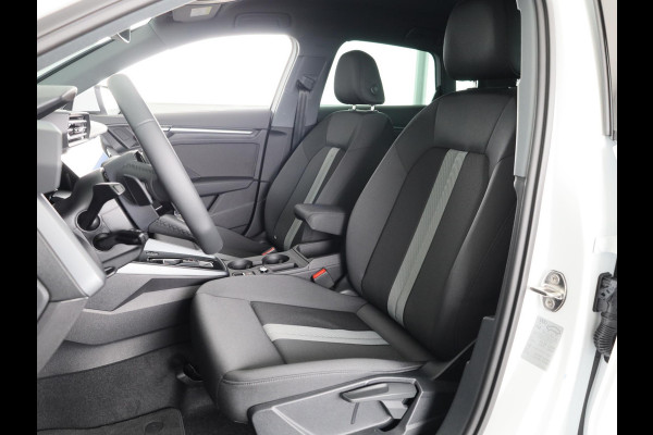 Audi A3 Sportback 40 TFSI e Pro Line 204pk | 18 inch Lichtmetalen velgen | Parkeercamera| Navigatie via App | Stoelverwarming