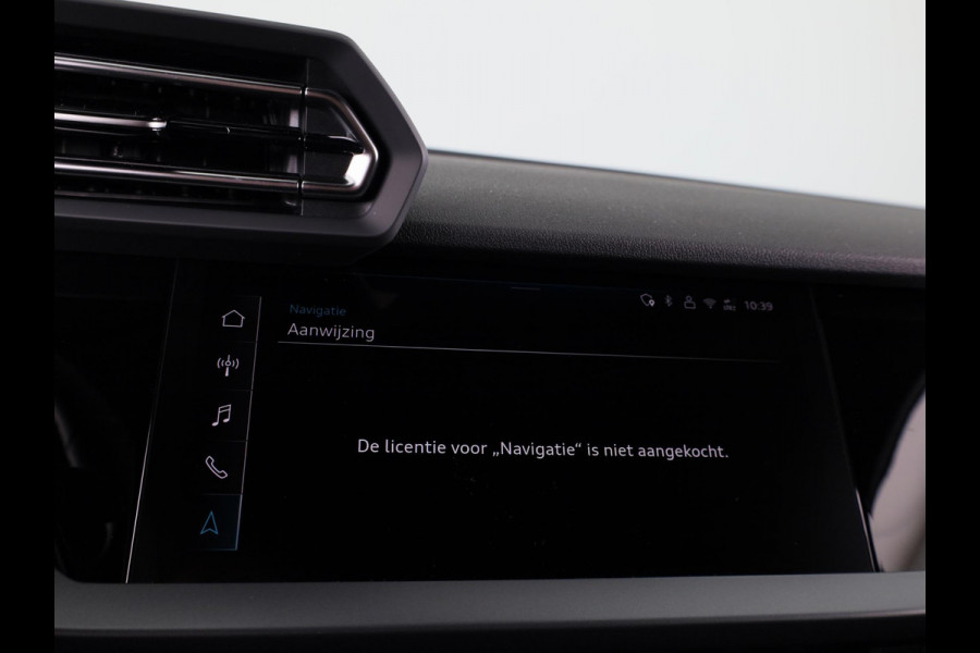 Audi A3 Sportback 40 TFSI e Pro Line 204pk | 18 inch Lichtmetalen velgen | Parkeercamera| Navigatie via App | Stoelverwarming