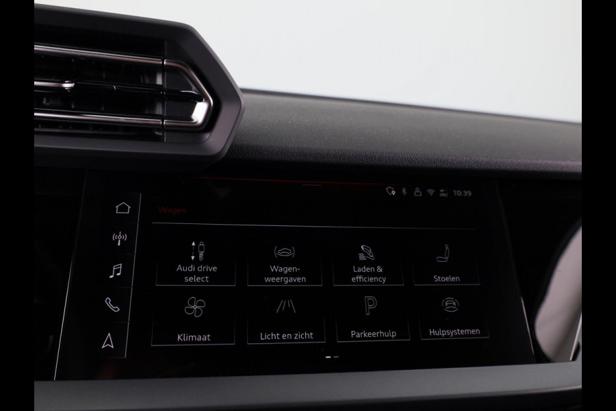 Audi A3 Sportback 40 TFSI e Pro Line 204pk | 18 inch Lichtmetalen velgen | Parkeercamera| Navigatie via App | Stoelverwarming