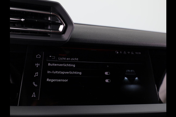 Audi A3 Sportback 40 TFSI e Pro Line 204pk | 18 inch Lichtmetalen velgen | Parkeercamera| Navigatie via App | Stoelverwarming