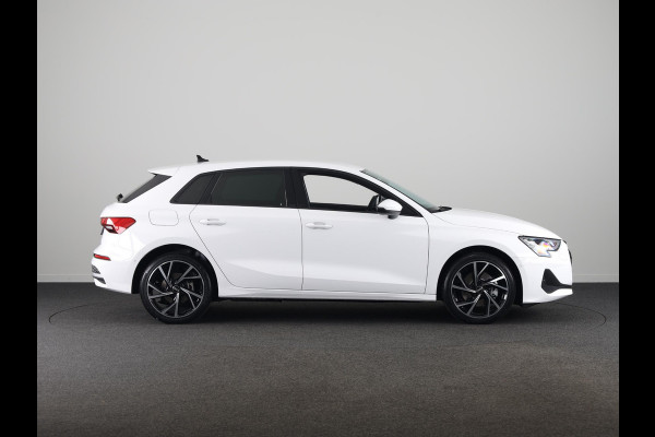 Audi A3 Sportback 40 TFSI e Pro Line 204pk | 18 inch Lichtmetalen velgen | Parkeercamera| Navigatie via App | Stoelverwarming