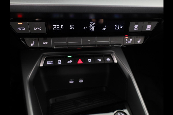 Audi A3 Sportback 40 TFSI e Pro Line 204pk | 18 inch Lichtmetalen velgen | Parkeercamera| Navigatie via App | Stoelverwarming