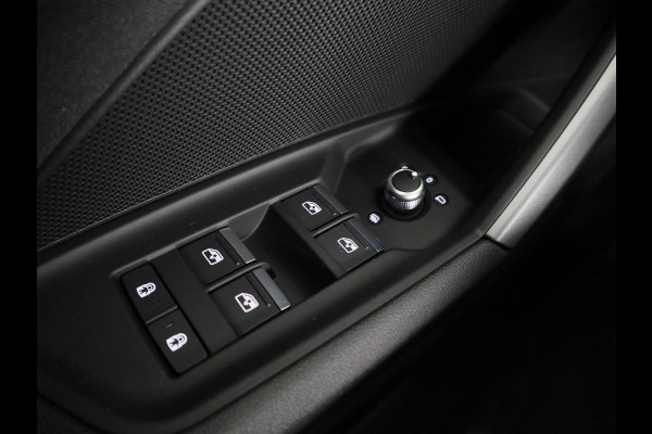 Audi A3 Sportback 40 TFSI e Pro Line 204pk | 18 inch Lichtmetalen velgen | Parkeercamera| Navigatie via App | Stoelverwarming