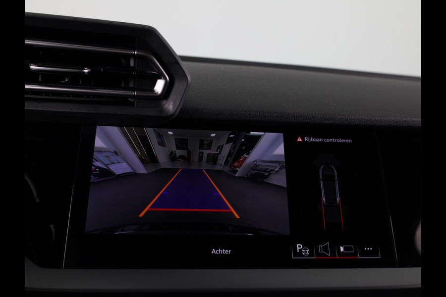 Audi A3 Sportback 40 TFSI e Advanced edition 204 pk S-tronic | Privé lease vanaf 655,- per maand | Verlengde garantie | Navigatie | Parkeersensoren (Park assist) | Achteruitrijcamera | Adaptieve cruise control | Stoelverwarming |