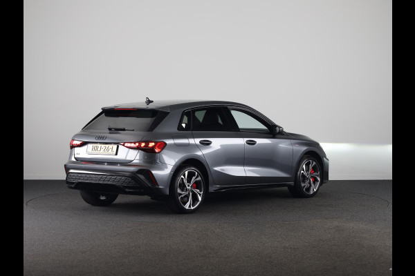 Audi A3 Sportback 45 TFSI e S edition Competition 272 pk S-tronic | Verlengde garantie | Navigatie | Parkeersensoren (Park assist) | Achteruitrijcamera | Stoelverwarming | S-Line |
