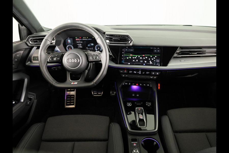 Audi A3 Sportback 45 TFSI e S edition Competition 272 pk S-tronic | Verlengde garantie | Navigatie | Parkeersensoren (Park assist) | Achteruitrijcamera | Stoelverwarming | S-Line |