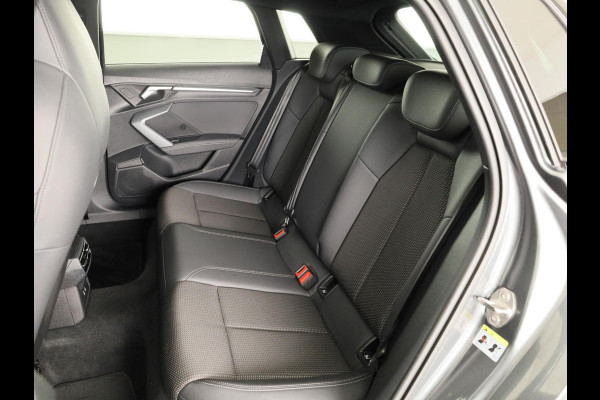 Audi A3 Sportback 45 TFSI e S edition Competition 272 pk S-tronic | Verlengde garantie | Navigatie | Parkeersensoren (Park assist) | Achteruitrijcamera | Stoelverwarming | S-Line |