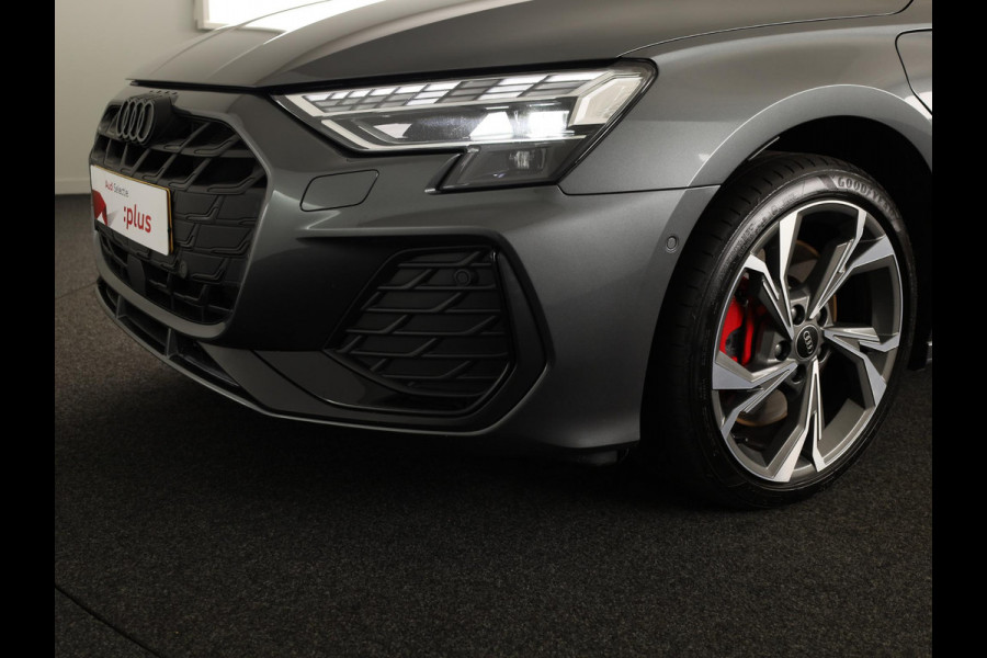Audi A3 Sportback 45 TFSI e S edition Competition 272 pk S-tronic | Verlengde garantie | Navigatie | Parkeersensoren (Park assist) | Achteruitrijcamera | Stoelverwarming | S-Line |