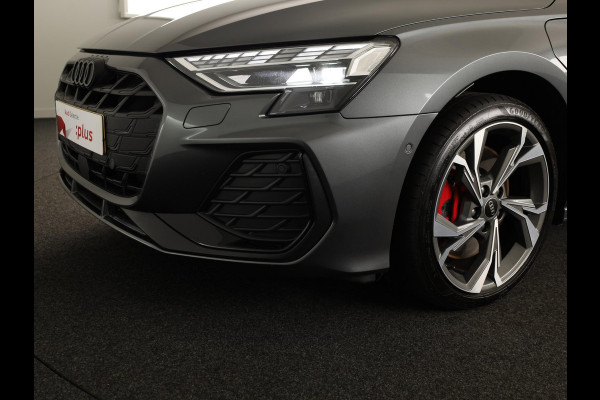 Audi A3 Sportback 45 TFSI e S edition Competition 272 pk S-tronic | Verlengde garantie | Navigatie | Parkeersensoren (Park assist) | Achteruitrijcamera | Stoelverwarming | S-Line |