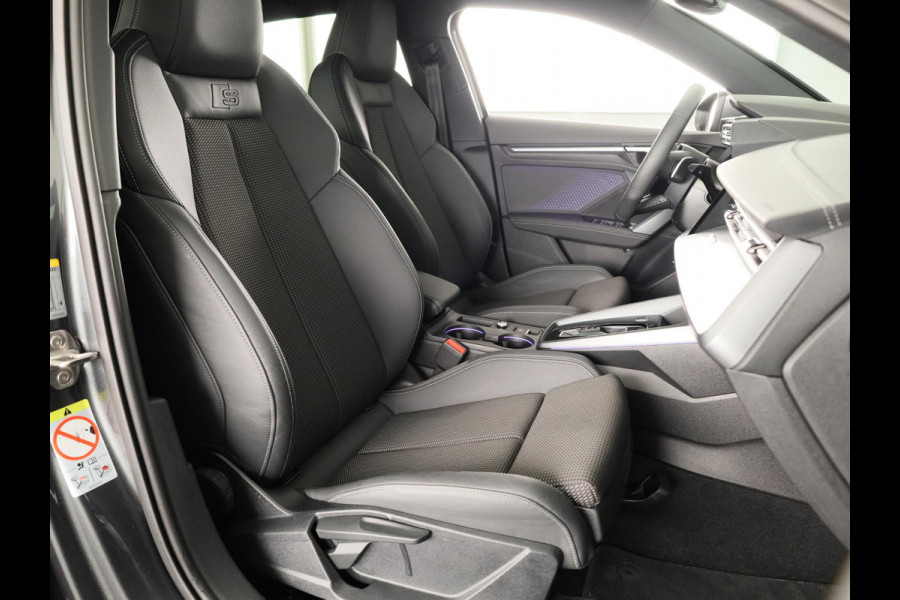 Audi A3 Sportback 45 TFSI e S edition Competition 272 pk S-tronic | Verlengde garantie | Navigatie | Parkeersensoren (Park assist) | Achteruitrijcamera | Stoelverwarming | S-Line |