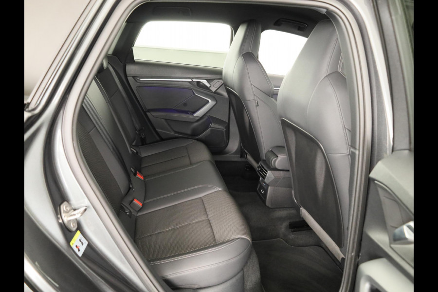 Audi A3 Sportback 45 TFSI e S edition Competition 272 pk S-tronic | Verlengde garantie | Navigatie | Parkeersensoren (Park assist) | Achteruitrijcamera | Stoelverwarming | S-Line |