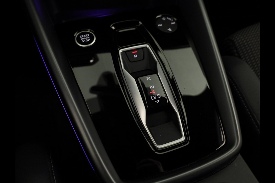 Audi A3 Sportback 45 TFSI e S edition Competition 272 pk S-tronic | Verlengde garantie | Navigatie | Parkeersensoren (Park assist) | Achteruitrijcamera | Stoelverwarming | S-Line |