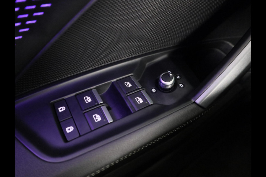 Audi A3 Sportback 45 TFSI e S edition Competition 272 pk S-tronic | Verlengde garantie | Navigatie | Parkeersensoren (Park assist) | Achteruitrijcamera | Stoelverwarming | S-Line |