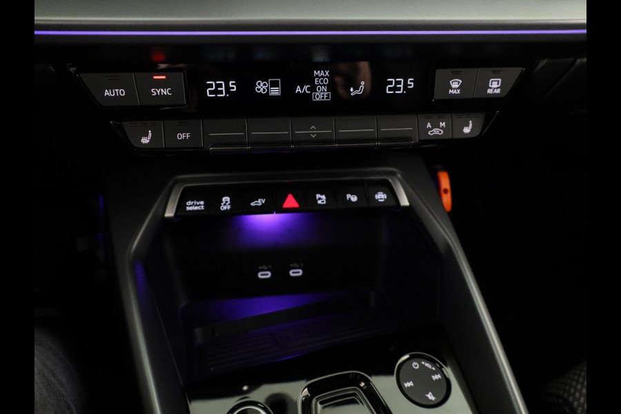 Audi A3 Sportback 45 TFSI e S edition Competition 272 pk S-tronic | Verlengde garantie | Navigatie | Parkeersensoren (Park assist) | Achteruitrijcamera | Stoelverwarming | S-Line |