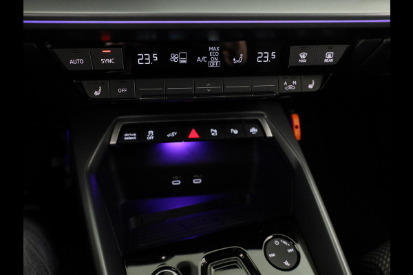 Audi A3 Sportback 45 TFSI e S edition Competition 272 pk S-tronic | Verlengde garantie | Navigatie | Parkeersensoren (Park assist) | Achteruitrijcamera | Stoelverwarming | S-Line |