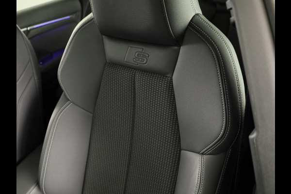 Audi A3 Sportback 45 TFSI e S edition Competition 272 pk S-tronic | Verlengde garantie | Navigatie | Parkeersensoren (Park assist) | Achteruitrijcamera | Stoelverwarming | S-Line |