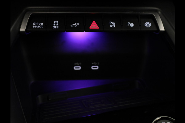 Audi A3 Sportback 45 TFSI e S edition Competition 272 pk S-tronic | Verlengde garantie | Navigatie | Parkeersensoren (Park assist) | Achteruitrijcamera | Stoelverwarming | S-Line |