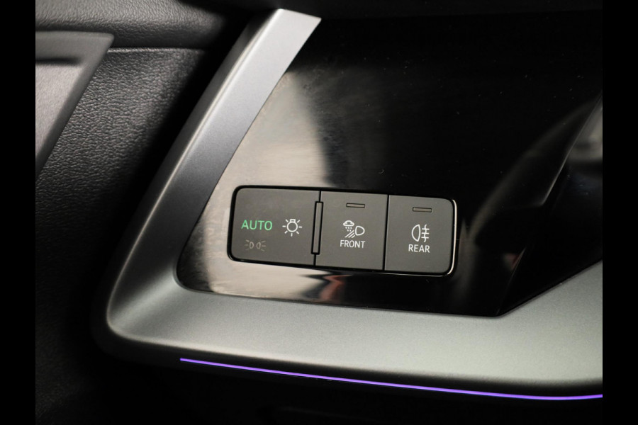 Audi A3 Sportback 45 TFSI e S edition Competition 272 pk S-tronic | Verlengde garantie | Navigatie | Parkeersensoren (Park assist) | Achteruitrijcamera | Stoelverwarming | S-Line |