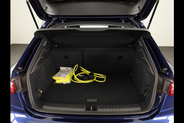 Audi A3 Sportback 40 TFSI e Advanced edition 204pk | Verlengde garantie | Navigatie | Extra getint glas | Verwarmbare voorstoelen