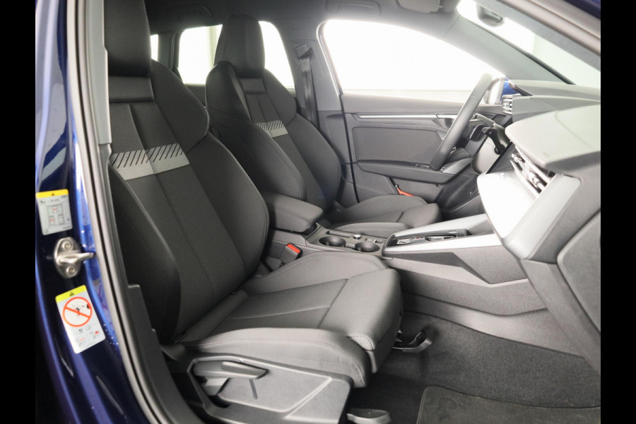 Audi A3 Sportback 40 TFSI e Advanced edition 204pk | Verlengde garantie | Navigatie | Extra getint glas | Verwarmbare voorstoelen