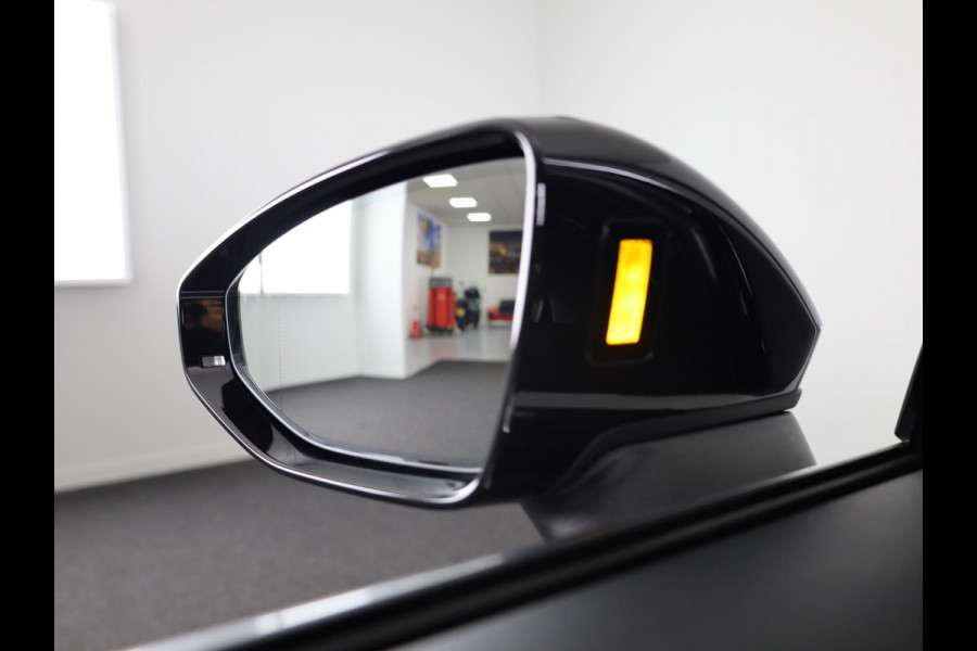 Audi A6 Avant 50 TFSI e quattro Advanced edition 299pk| Panoramadak | Head Up Display | Trekhaak | Lederen bekleding | Parkeercamera