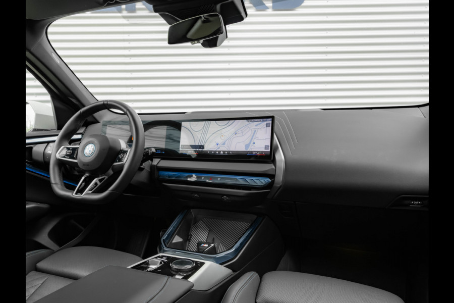 BMW X3 30e xDrive M-Sport Pro - Pano - Trekhaak - Stuurwiel Verwarmd