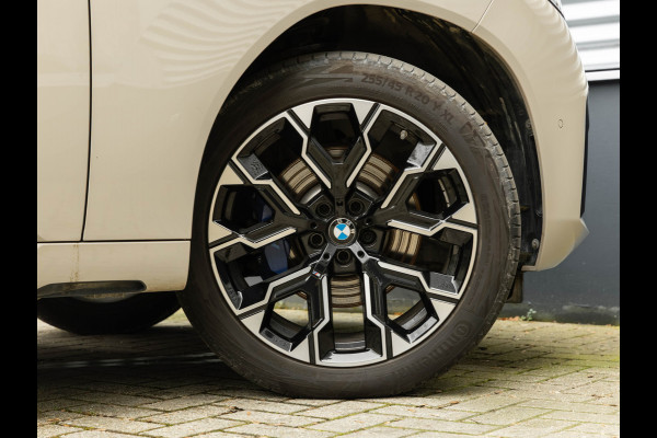 BMW X3 30e xDrive M-Sport Pro - Pano - Trekhaak - Stuurwiel Verwarmd