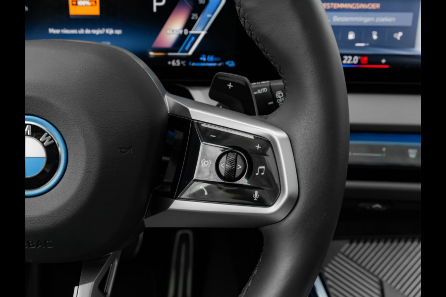 BMW X3 30e xDrive M-Sport Pro - Pano - Trekhaak - Stuurwiel Verwarmd