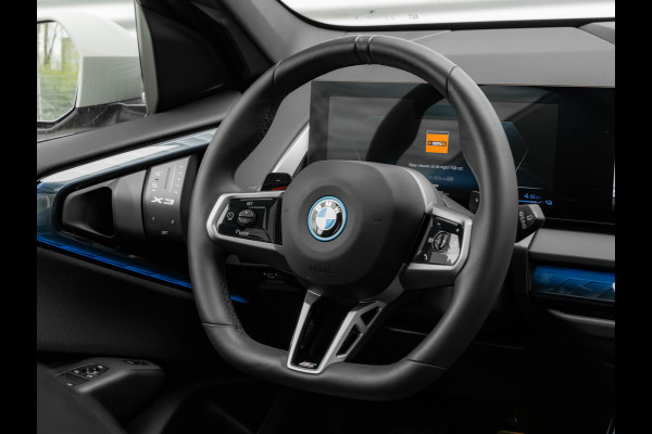 BMW X3 30e xDrive M-Sport Pro - Pano - Trekhaak - Stuurwiel Verwarmd