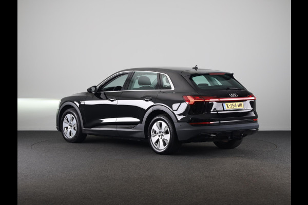 Audi e-tron 50 quattro edition 71 kWh 313 pk | SoH 99% | Navigatie | Trekhaak (afneembaar) | Parkeersensoren | Luchtvering |