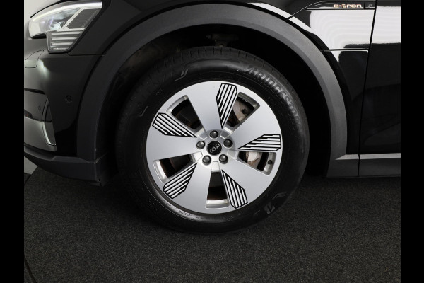 Audi e-tron 50 quattro edition 71 kWh 313 pk | SoH 99% | Navigatie | Trekhaak (afneembaar) | Parkeersensoren | Luchtvering |