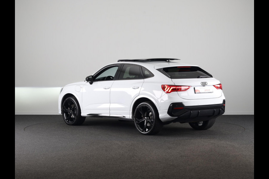 Audi Q3 Sportback 45 TFSI e S Edition 245 pk S-tronic | Navigatie | Panoramadak | Trekhaak (wegklapbaar) | Parkeersensoren (Park assist) | Achteruitrijcamera | Stoelverwarming | S-Line |