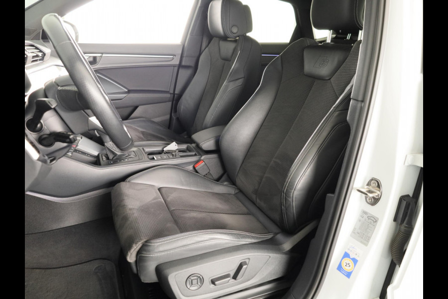 Audi Q3 Sportback 45 TFSI e S Edition 245 pk S-tronic | Navigatie | Panoramadak | Trekhaak (wegklapbaar) | Parkeersensoren (Park assist) | Achteruitrijcamera | Stoelverwarming | S-Line |