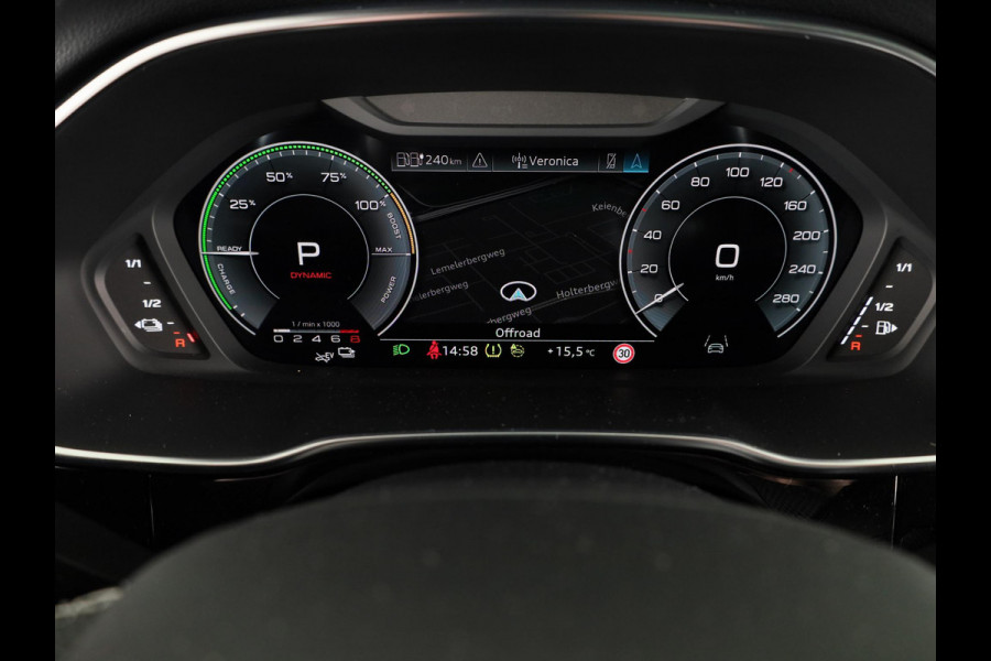 Audi Q3 Sportback 45 TFSI e S Edition 245 pk S-tronic | Navigatie | Panoramadak | Trekhaak (wegklapbaar) | Parkeersensoren (Park assist) | Achteruitrijcamera | Stoelverwarming | S-Line |