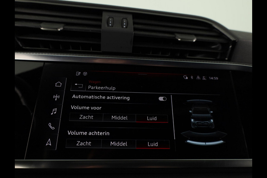 Audi Q3 Sportback 45 TFSI e S Edition 245 pk S-tronic | Navigatie | Panoramadak | Trekhaak (wegklapbaar) | Parkeersensoren (Park assist) | Achteruitrijcamera | Stoelverwarming | S-Line |