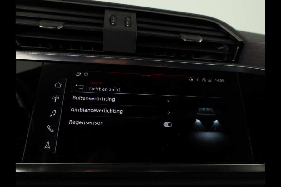 Audi Q3 Sportback 45 TFSI e S Edition 245 pk S-tronic | Navigatie | Panoramadak | Trekhaak (wegklapbaar) | Parkeersensoren (Park assist) | Achteruitrijcamera | Stoelverwarming | S-Line |