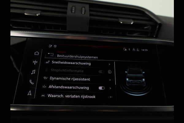 Audi Q3 Sportback 45 TFSI e S Edition 245 pk S-tronic | Navigatie | Panoramadak | Trekhaak (wegklapbaar) | Parkeersensoren (Park assist) | Achteruitrijcamera | Stoelverwarming | S-Line |