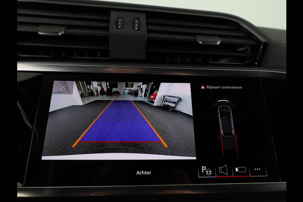 Audi Q3 Sportback 45 TFSI e S Edition 245 pk S-tronic | Navigatie | Panoramadak | Trekhaak (wegklapbaar) | Parkeersensoren (Park assist) | Achteruitrijcamera | Stoelverwarming | S-Line |