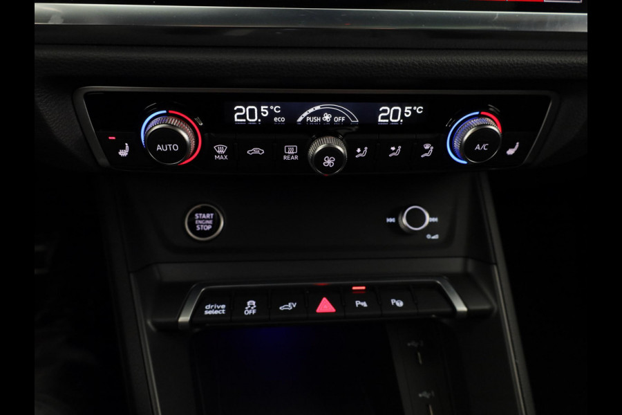 Audi Q3 Sportback 45 TFSI e S Edition 245 pk S-tronic | Navigatie | Panoramadak | Trekhaak (wegklapbaar) | Parkeersensoren (Park assist) | Achteruitrijcamera | Stoelverwarming | S-Line |
