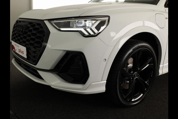 Audi Q3 Sportback 45 TFSI e S Edition 245 pk S-tronic | Navigatie | Panoramadak | Trekhaak (wegklapbaar) | Parkeersensoren (Park assist) | Achteruitrijcamera | Stoelverwarming | S-Line |