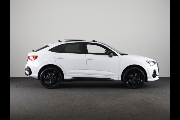 Audi Q3 Sportback 45 TFSI e S Edition 245 pk S-tronic | Navigatie | Panoramadak | Trekhaak (wegklapbaar) | Parkeersensoren (Park assist) | Achteruitrijcamera | Stoelverwarming | S-Line |