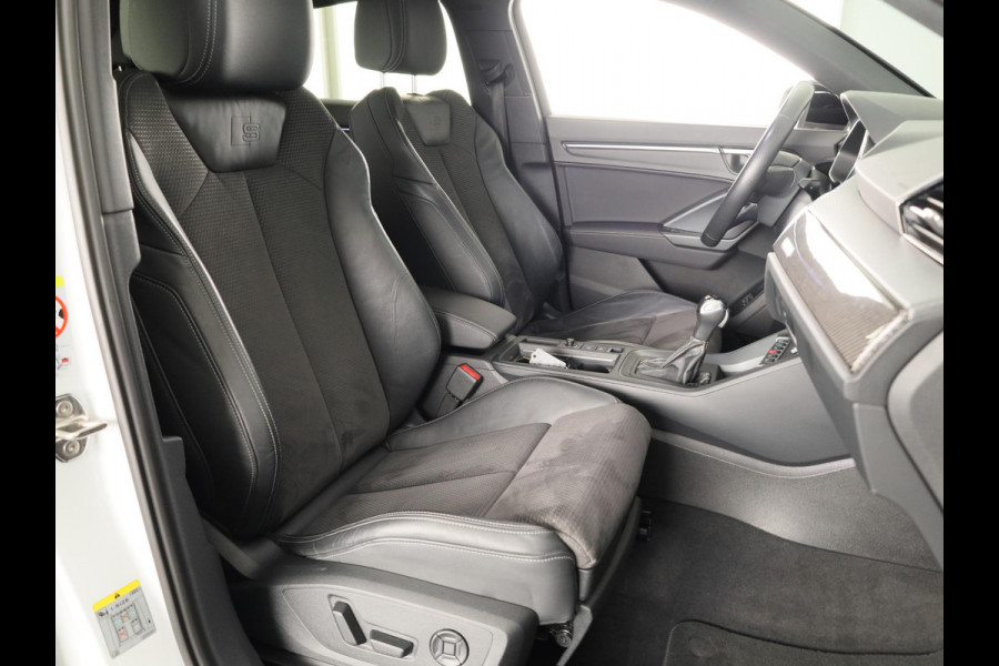 Audi Q3 Sportback 45 TFSI e S Edition 245 pk S-tronic | Navigatie | Panoramadak | Trekhaak (wegklapbaar) | Parkeersensoren (Park assist) | Achteruitrijcamera | Stoelverwarming | S-Line |