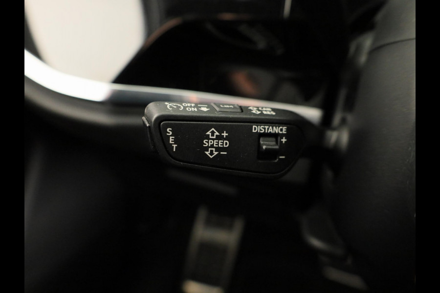 Audi Q3 Sportback 45 TFSI e S Edition 245 pk S-tronic | Navigatie | Panoramadak | Trekhaak (wegklapbaar) | Parkeersensoren (Park assist) | Achteruitrijcamera | Stoelverwarming | S-Line |