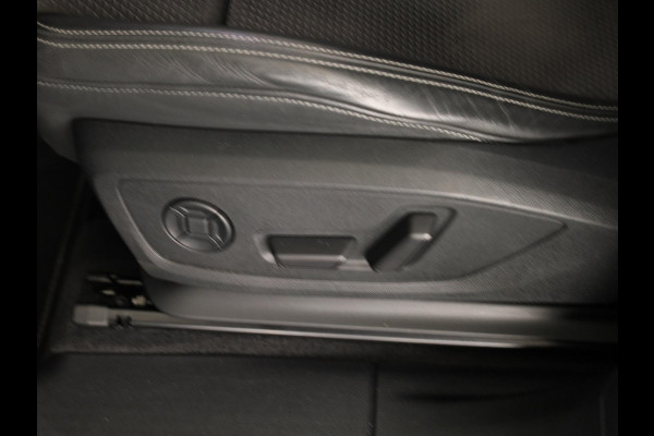 Audi Q3 Sportback 45 TFSI e S Edition 245 pk S-tronic | Navigatie | Panoramadak | Trekhaak (wegklapbaar) | Parkeersensoren (Park assist) | Achteruitrijcamera | Stoelverwarming | S-Line |