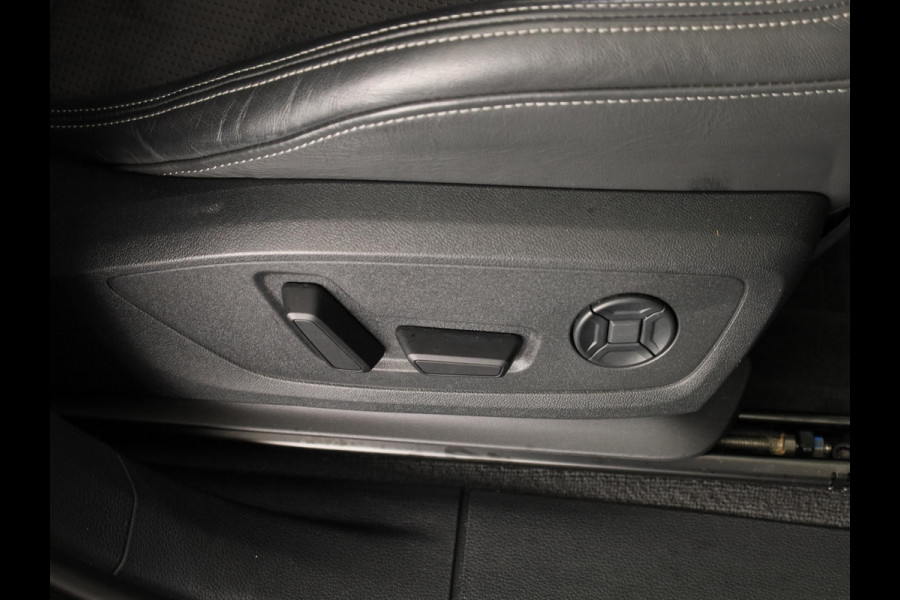 Audi Q3 Sportback 45 TFSI e S Edition 245 pk S-tronic | Navigatie | Panoramadak | Trekhaak (wegklapbaar) | Parkeersensoren (Park assist) | Achteruitrijcamera | Stoelverwarming | S-Line |